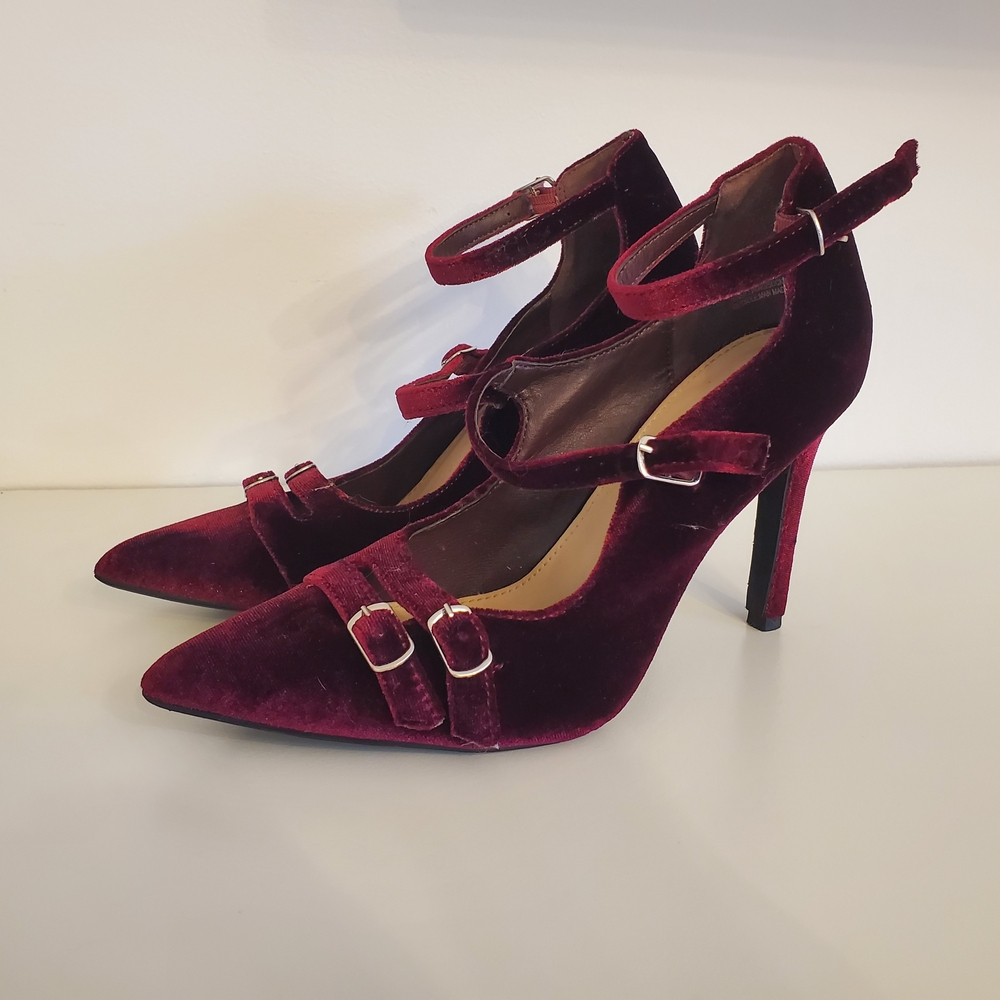 Shoe Dazzle Burgundy Velvet Heels with Straps